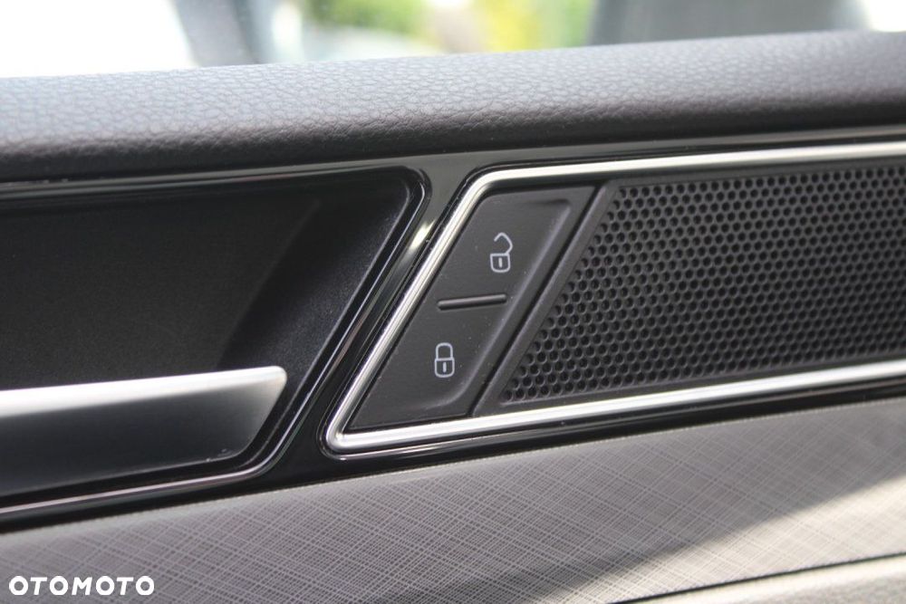 Volkswagen Passat - 28