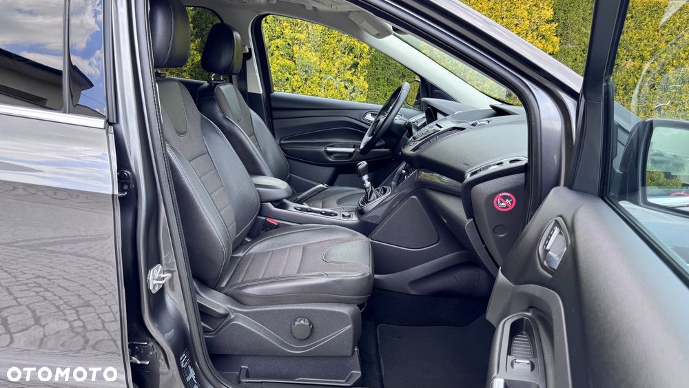 Ford Kuga 1.6 EcoBoost 2x4 Trend - 21