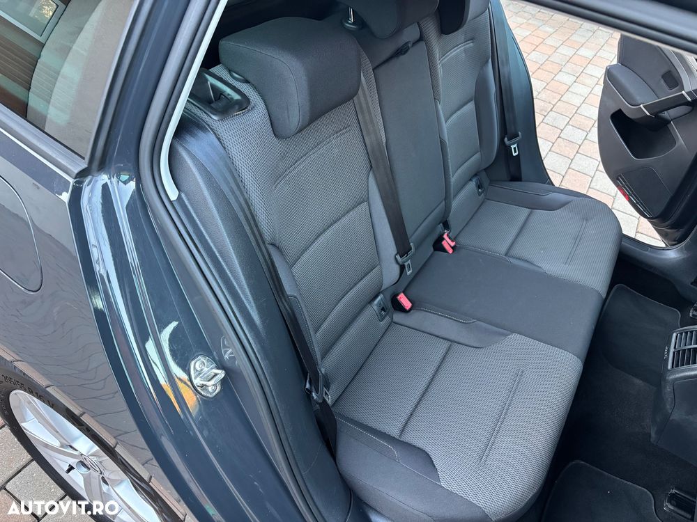 Volkswagen Golf 1.6 TDI BlueMotion Comfortline - 16