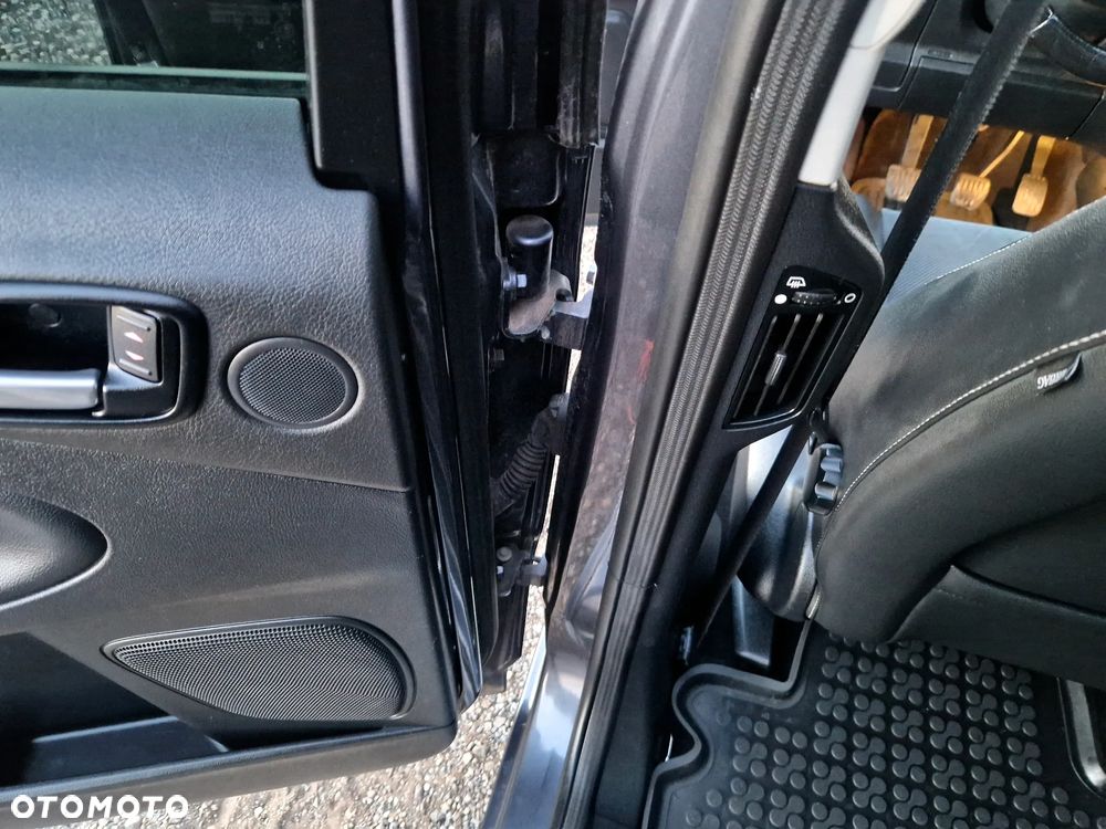 Ford S-Max 2.0 Titanium - 21