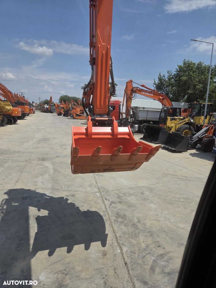 Hitachi ZX210LC-6, 23 tone, cupa NOUA 1,3mc, 2018, 7.784h, CUPLA rapida OIL QUICK, cupa ingusta, inst picon si rotire pe brate, 3 camere, lant 90% ok, consum mediu 9l/h, FULL OPTION, STARE FOARTE BUNA, posibilitate leasing 3 ani-PROMOTIE 83.900 EUR+Tva - 36