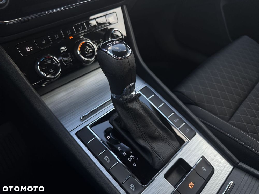 Skoda Superb 2.0 TDI DSG Ambition - 22