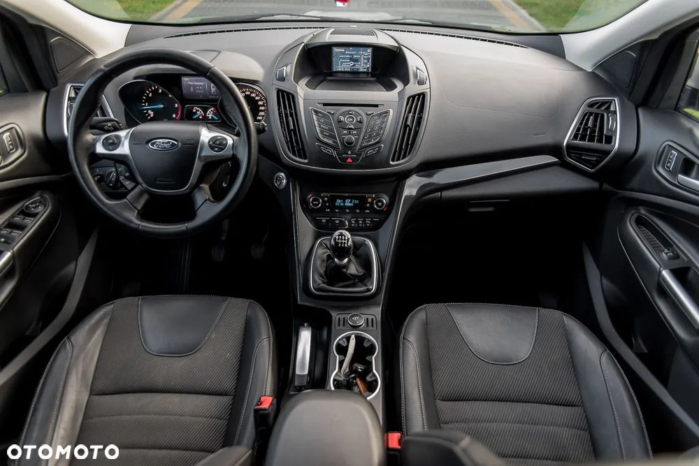 Ford Kuga 2.0 TDCi 2x4 Titanium - 30