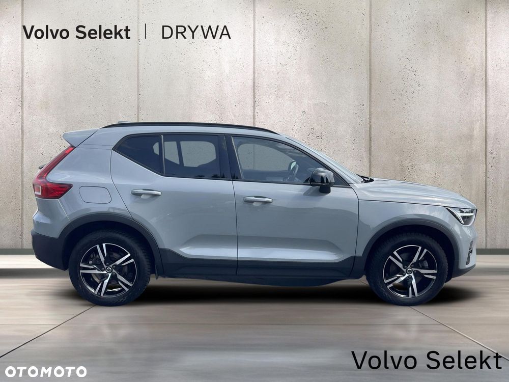 Volvo XC 40 B3 Plus Dark - 8