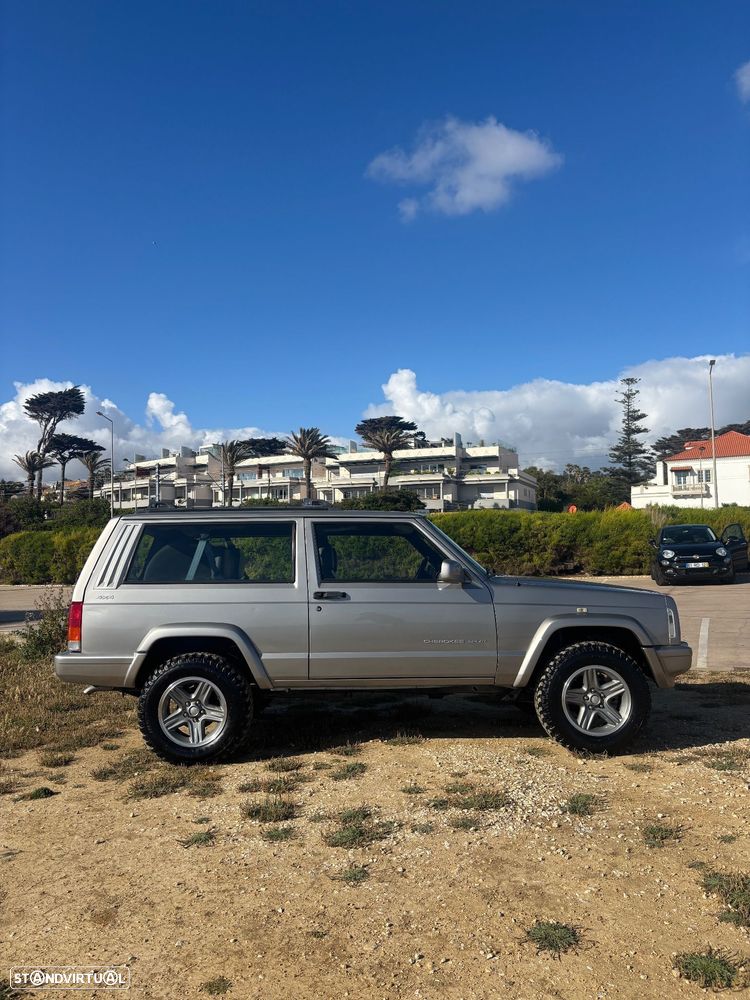 Jeep Cherokee 2.5 TD Base - 14