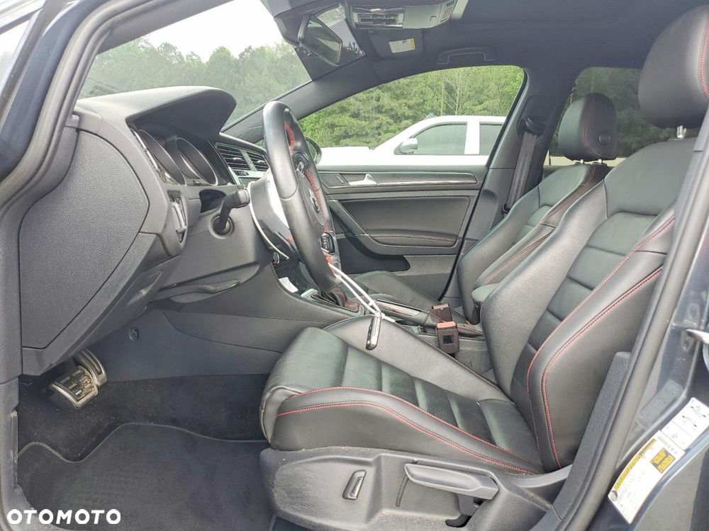 Volkswagen Golf - 7