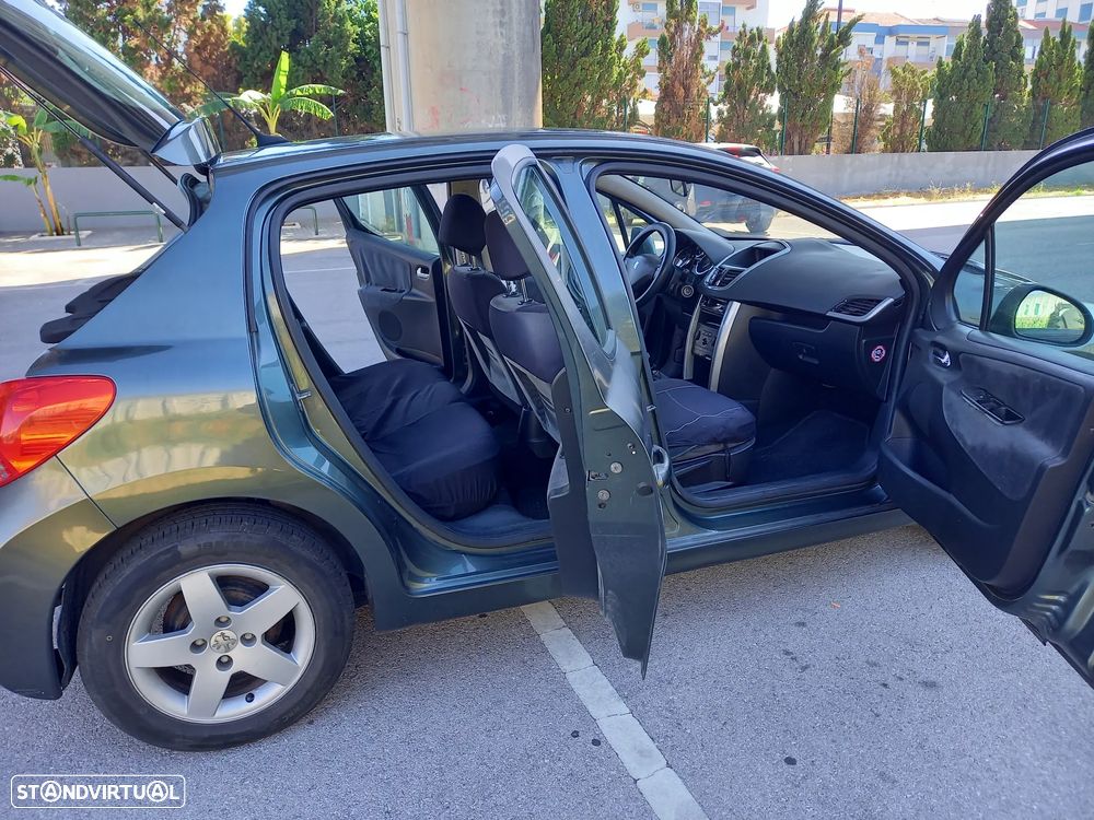 Peugeot 207 - 15