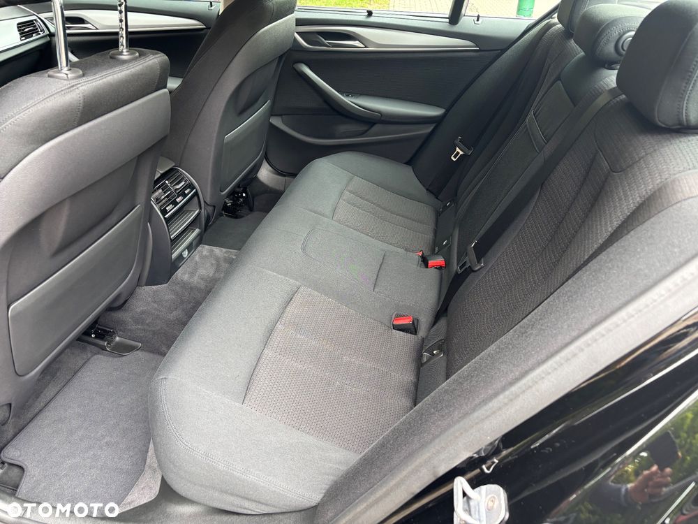 BMW Seria 5 540i - 13
