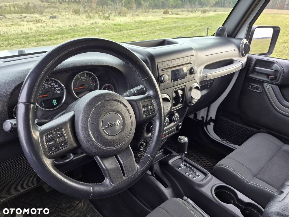 Jeep Wrangler - 24
