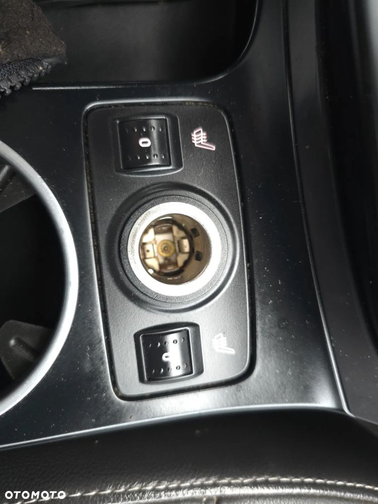 Ford Kuga 1.6 EcoBoost 2x4 Titanium - 24