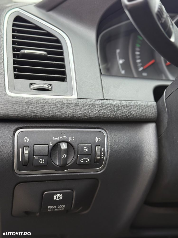 Volvo XC 60 D3 Momentum - 11