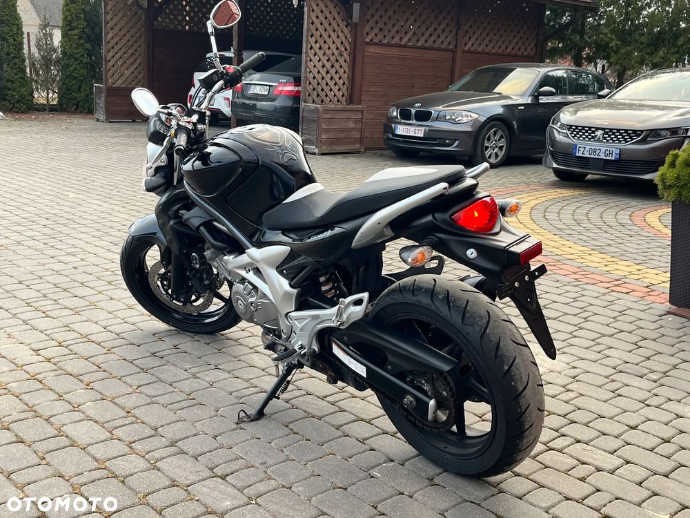 Suzuki Gladius - 3