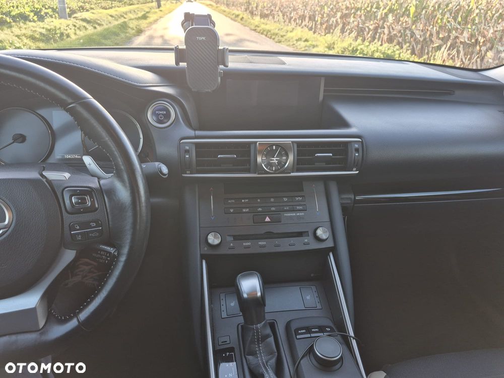 Lexus IS 200t / 300 Prestige - 8