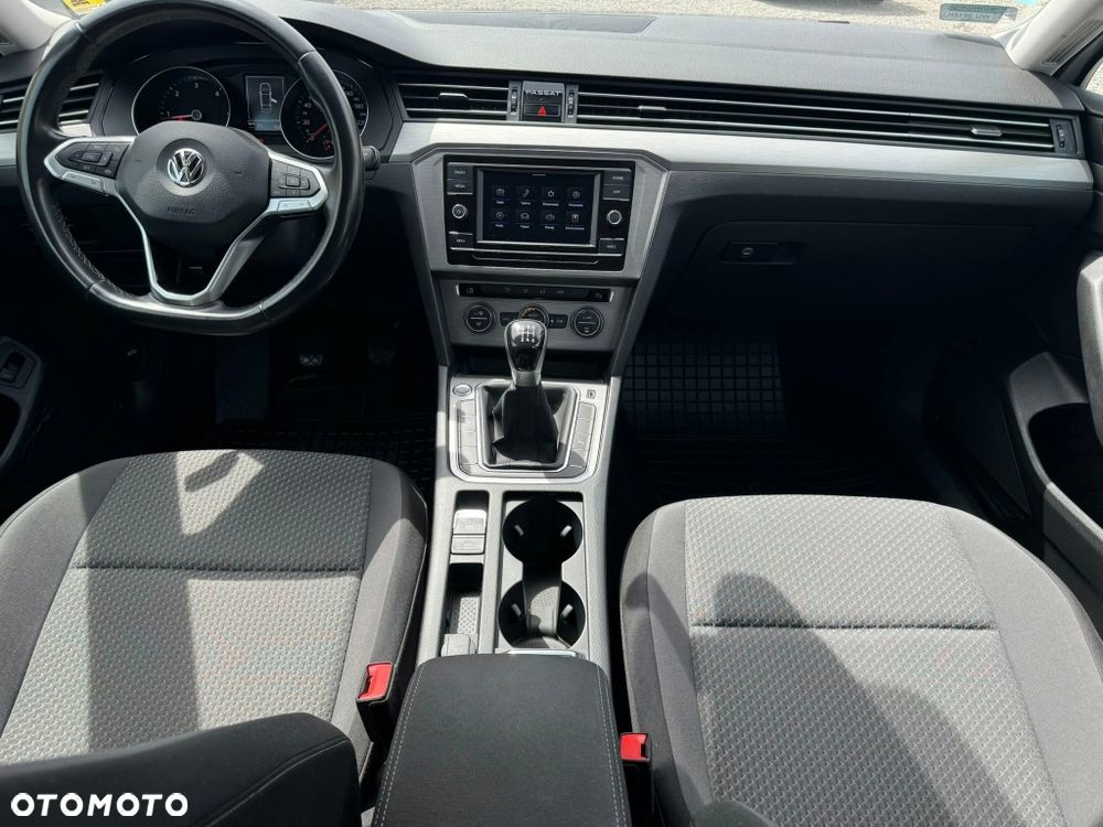 Volkswagen Passat - 7