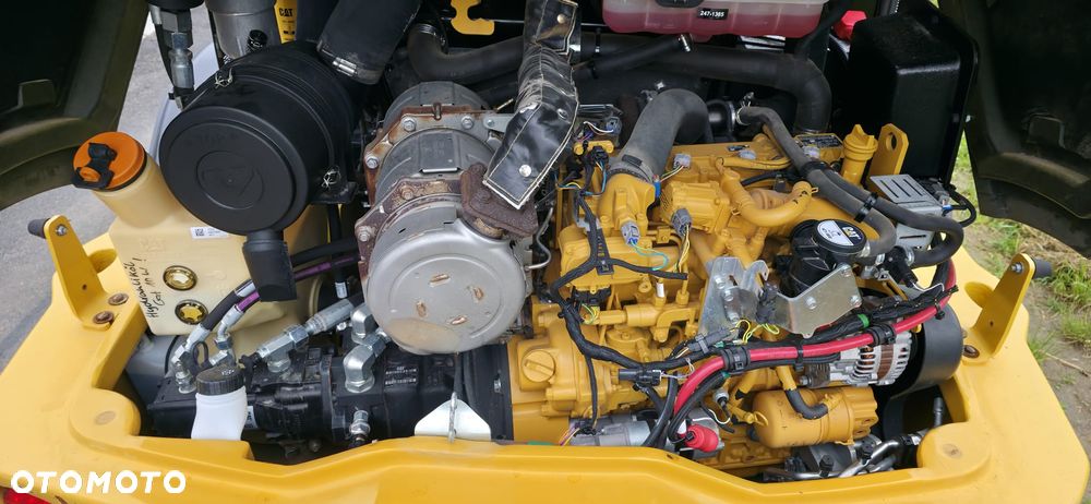 Caterpillar 907M /  Cat 906, 907, 908 - 12
