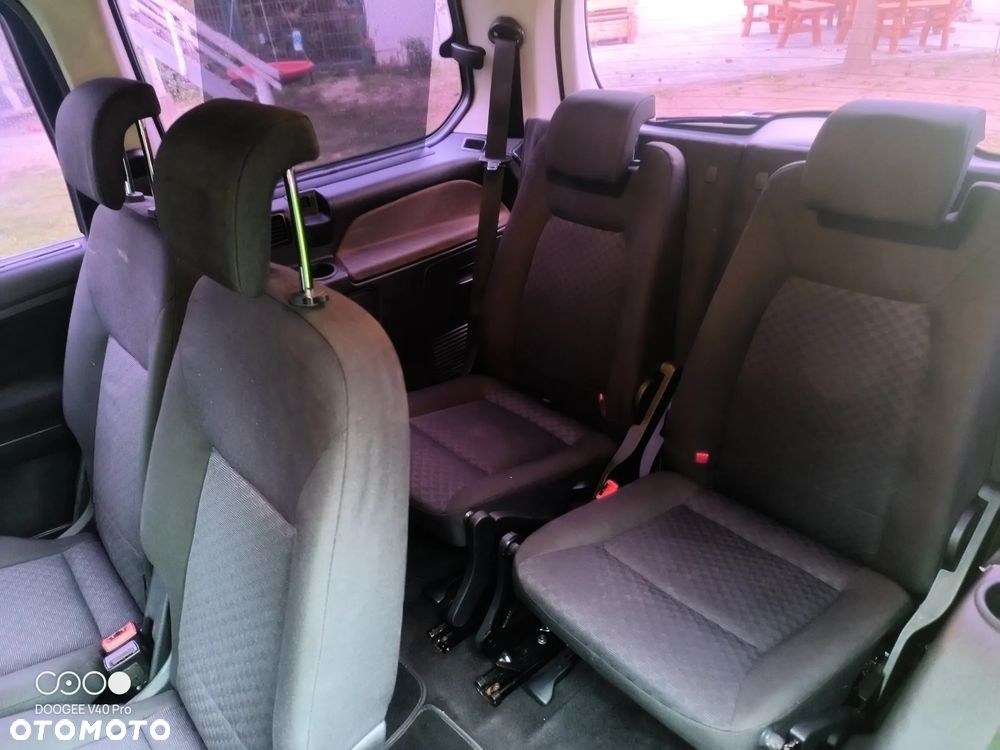 Ford Galaxy - 12