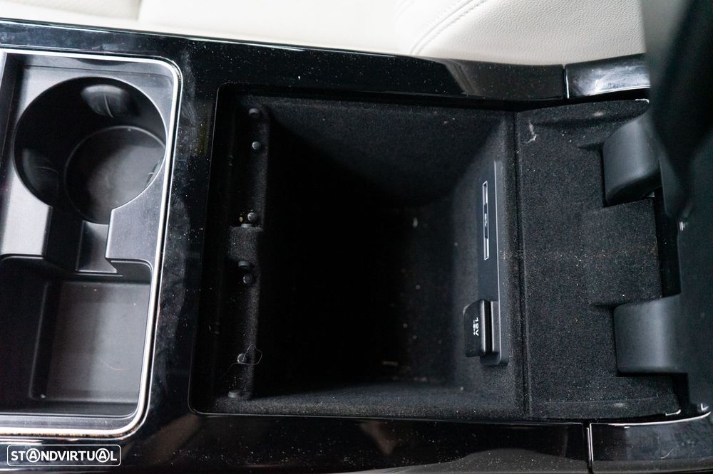 Land Rover Range Rover Velar 2.0d R-Dynamic HSE - 30