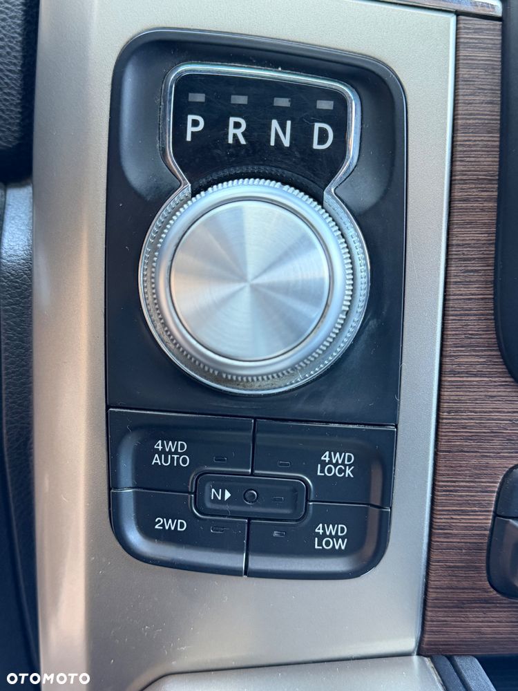 Dodge RAM 5.7 4x4 - 19