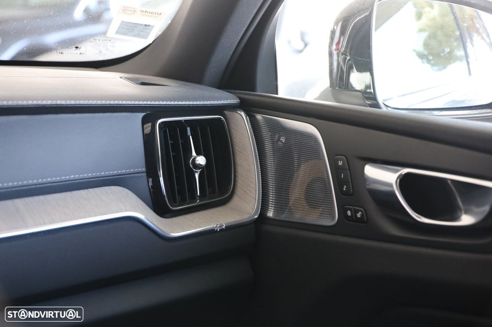 Volvo XC 60 2.0 D5 Inscription AWD - 26