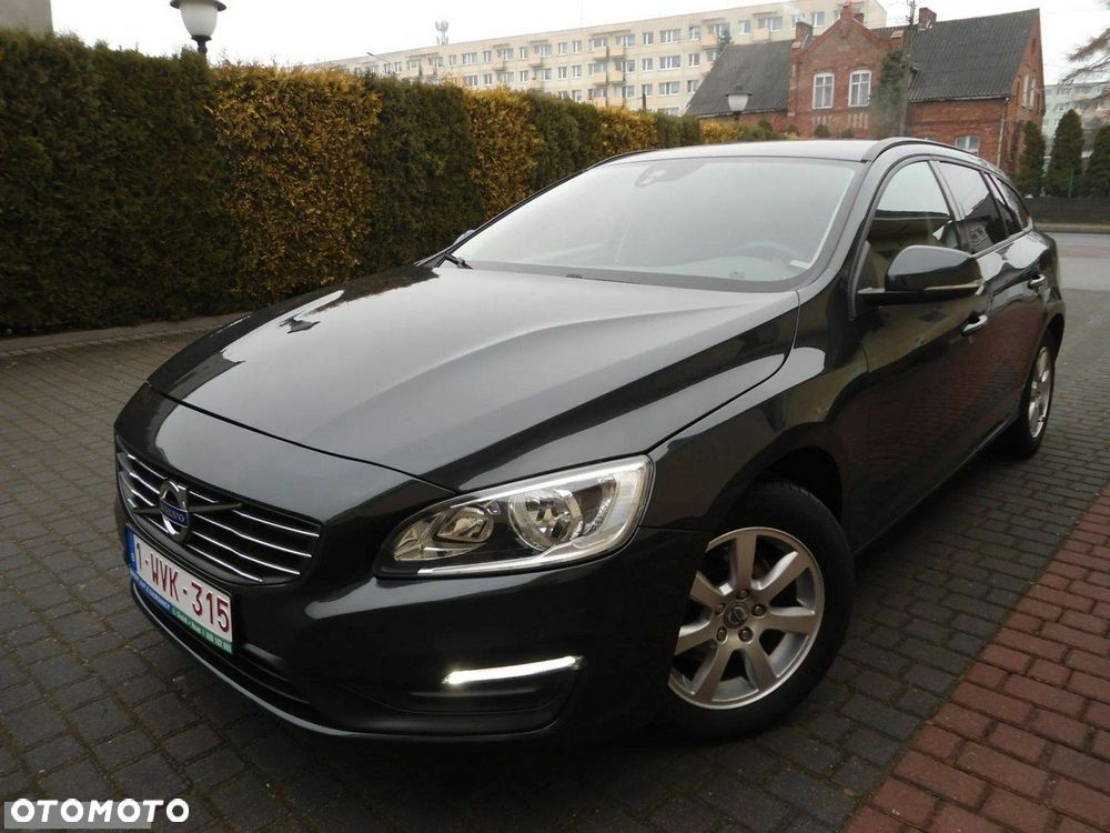 Volvo V60 D2 Momentum - 1