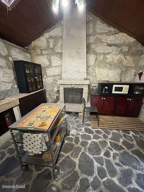 Moradia T2 para venda - Grande imagem: 2/14