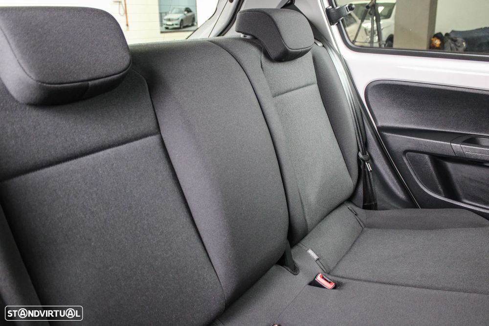 VW Cross Up! 1.0 - 15