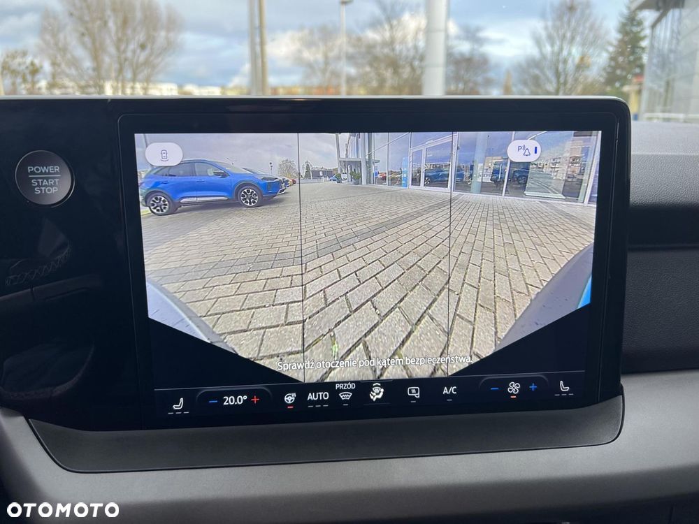 Ford Transit Courier - 27
