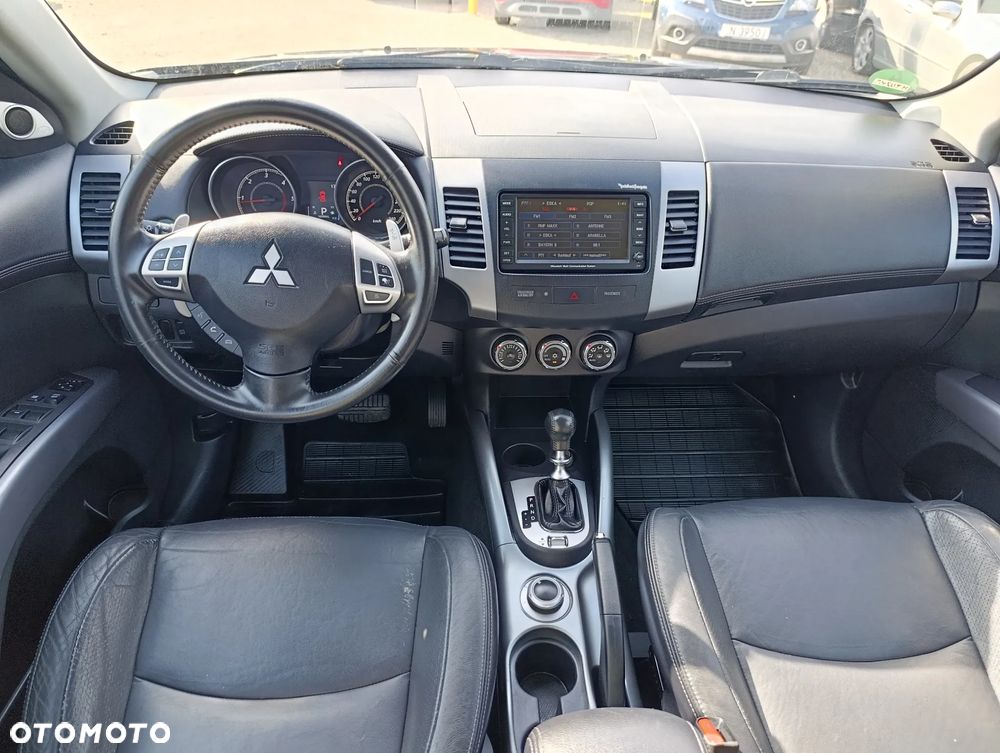 Mitsubishi Outlander 2.2 DI-D 4WD Automatik Invite - 19