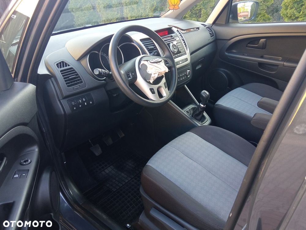 Kia Venga 1.6 L - 13