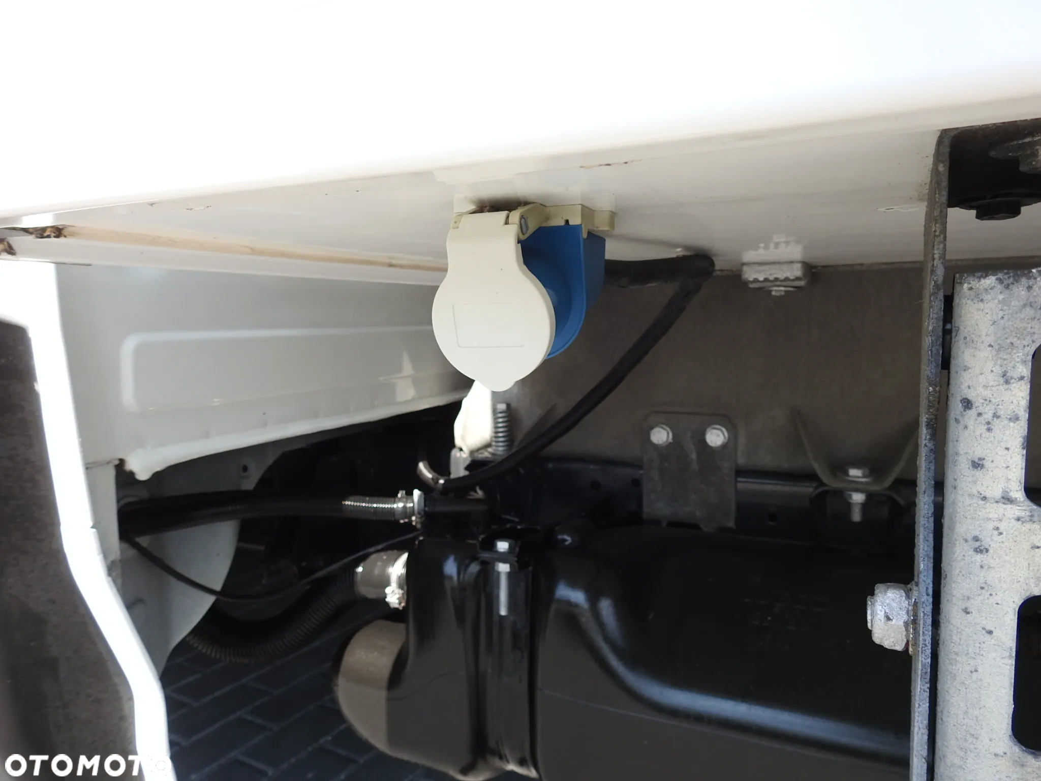Iveco DAILY 50C15 CHŁODNIA KONTENER -5*C ZASILANIE 230V KLIMATYZACJA BLIŹNIACZE KOŁA 150KM [ 279041 ] - 25