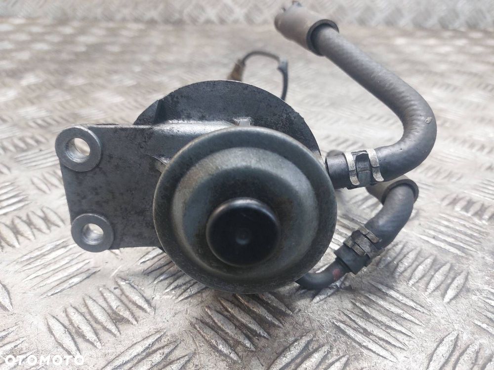 OBUDOWA PODSTAWA FILTRA OLEJU MAZDA PREMACY I 2.0 TD RF4F - 3