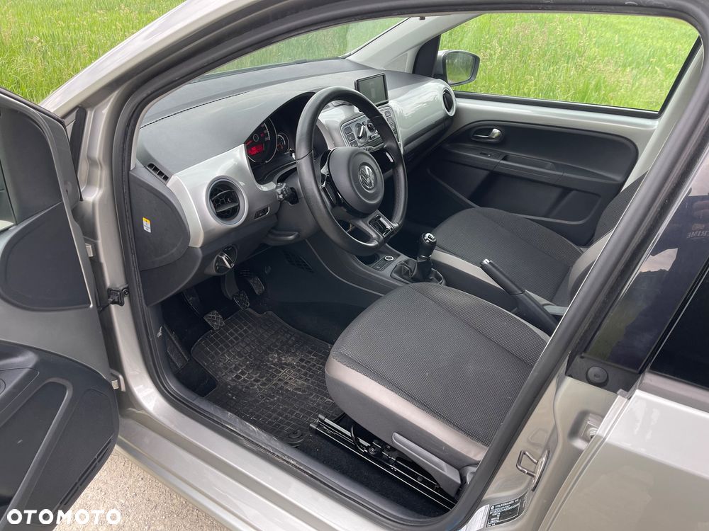 Volkswagen up! high - 12
