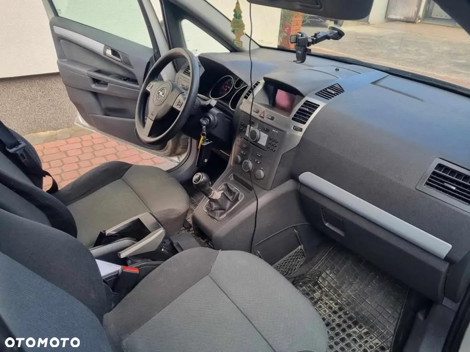 Opel Zafira - 11