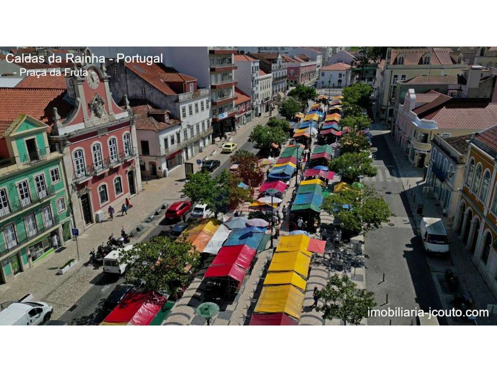 Prédio para recuperar junto á praça da fruta - Grande imagem: 5/19