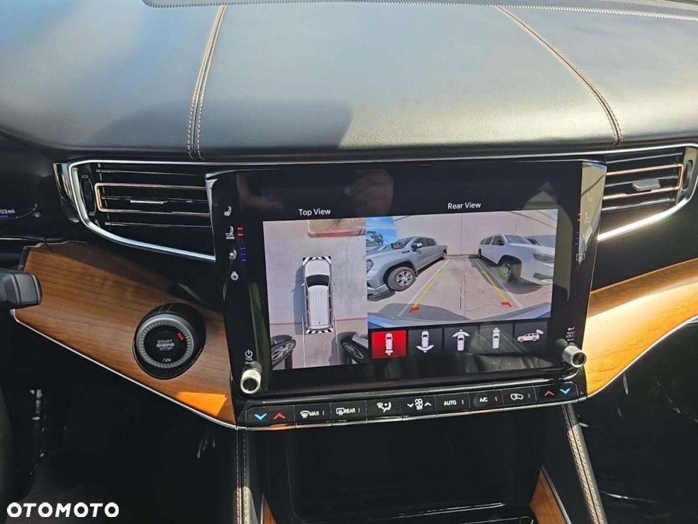 Jeep Grand Wagoneer - 8