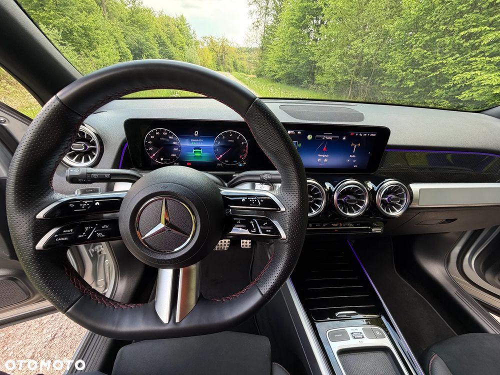 Mercedes-Benz GLB 200 AMG Line 7G-DCT - 7