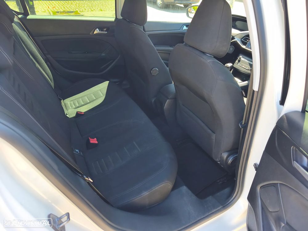 Peugeot 308 - 6
