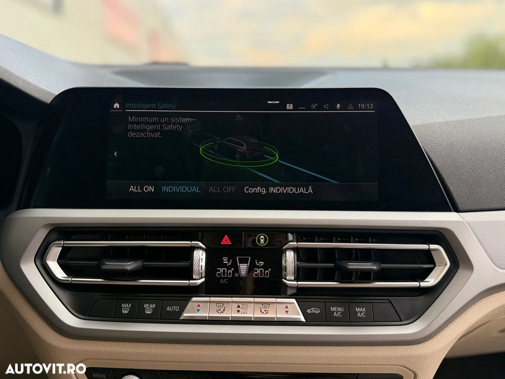 BMW Seria 3 330e Aut. Advantage - 29