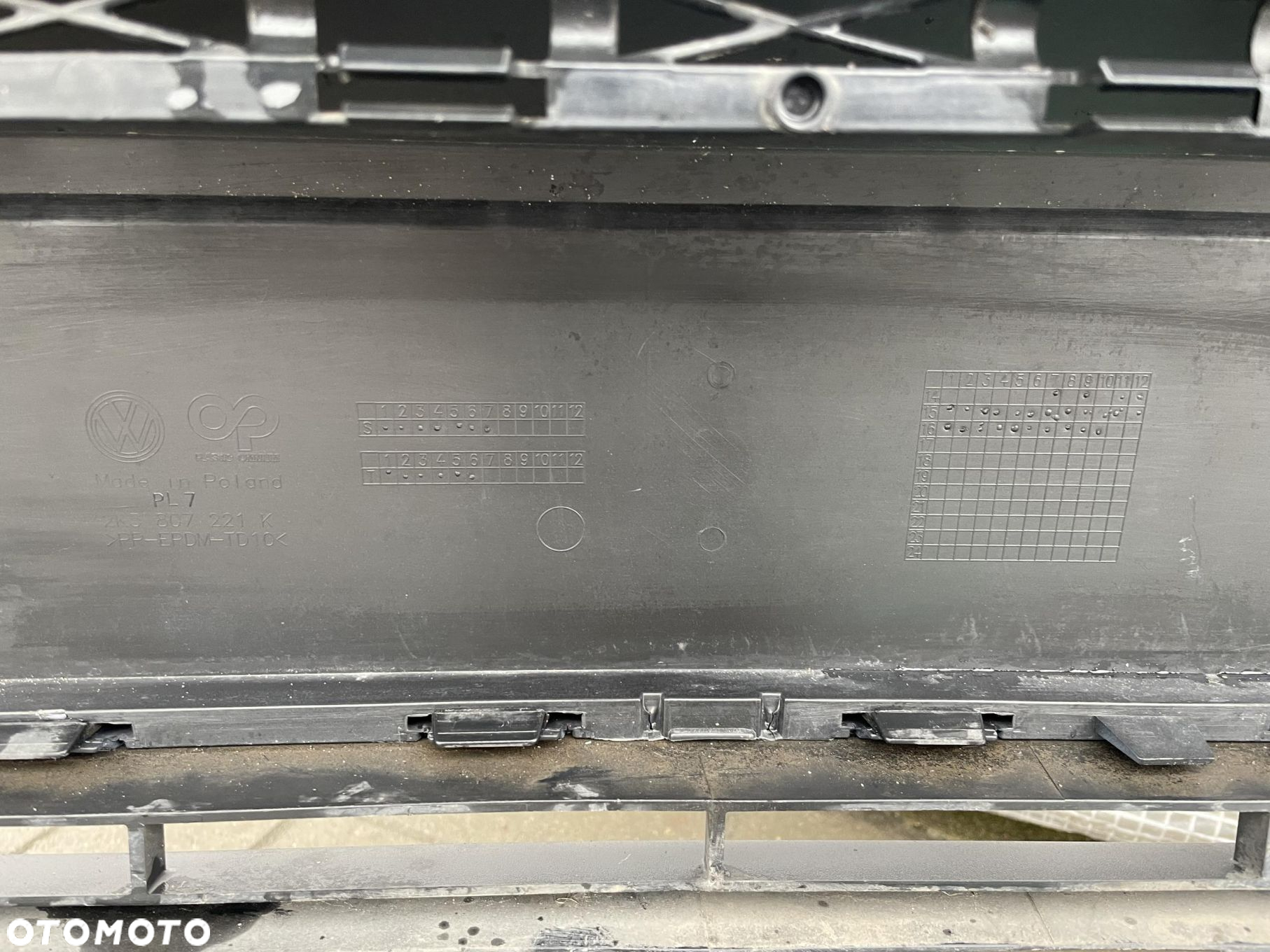 VW CADDY 2K5 ZDERZAK PRZEDNI PRZÓD - 10