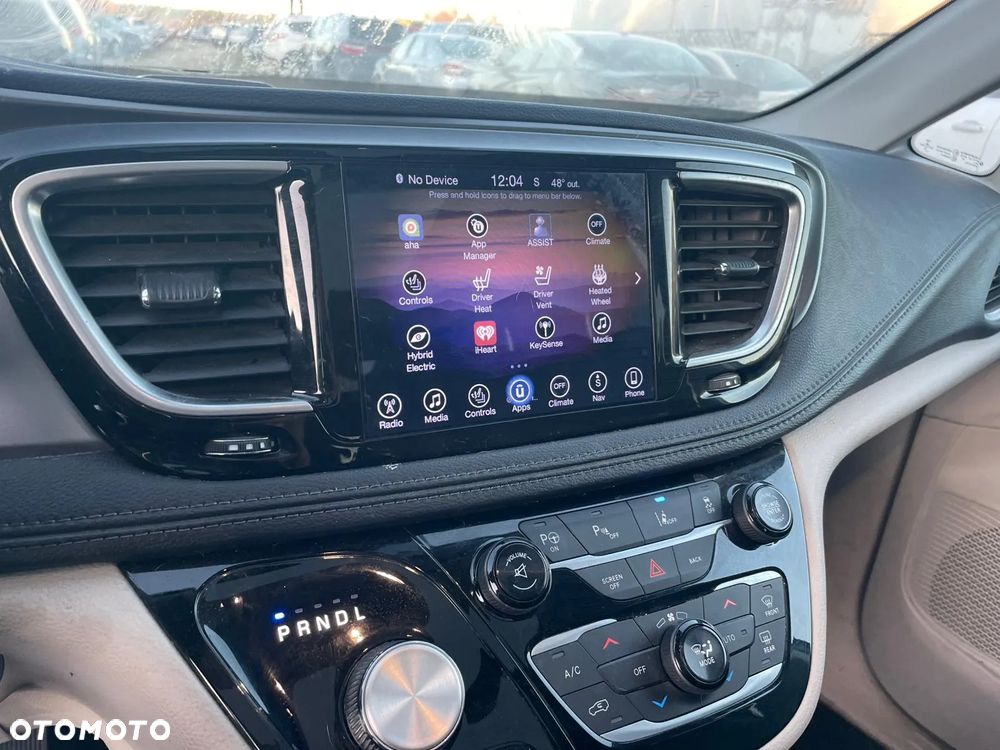 Chrysler Pacifica - 15