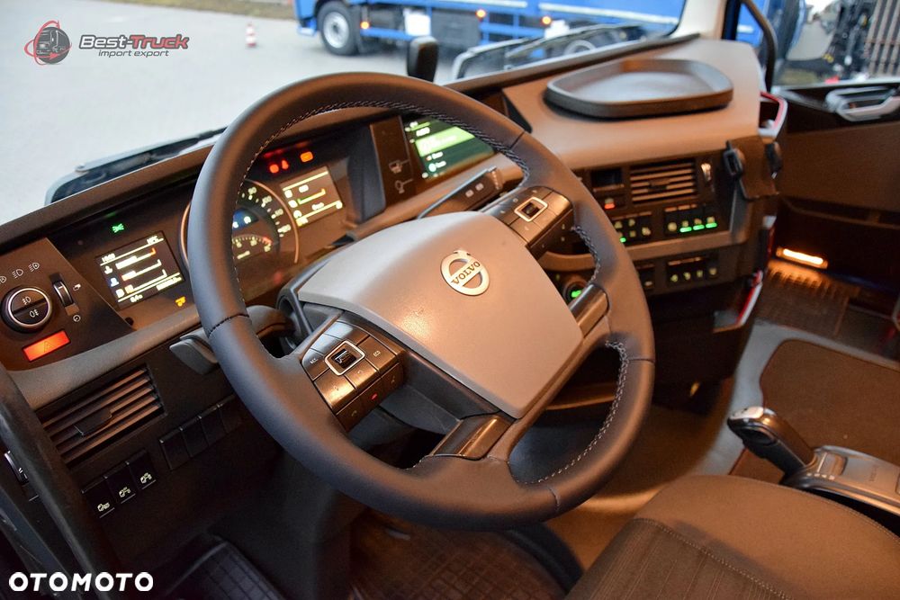 Volvo FH 540 / 6X2 / CAŁY NA PODUSZKACH /  OŚ SKRĘTNA PODNOSZONA  / HDS HIAB K177 PRO / ROTATOR / SKRZYNIA 6,7 M  / - 32