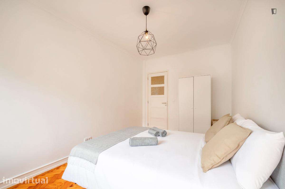 Quarto - localizado em Alameda Lisbon - Grande imagem: 3/19