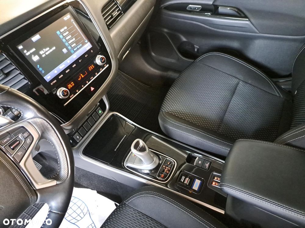 Mitsubishi Outlander - 29
