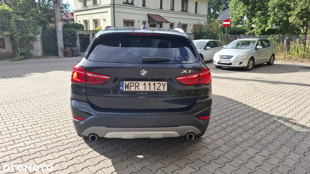 BMW X1 xDrive25i Sport Line - 6