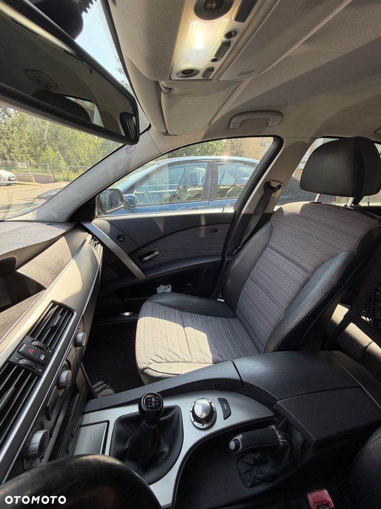 BMW Seria 5 520i - 11