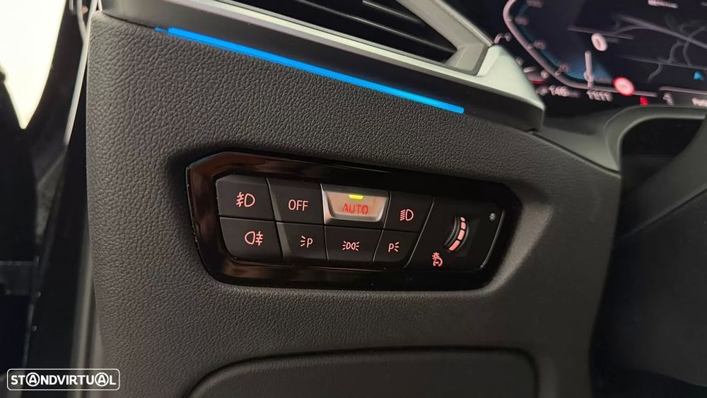 BMW 330 e Edição Desportiva M Auto - 27