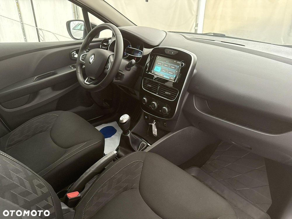 Renault Clio - 23