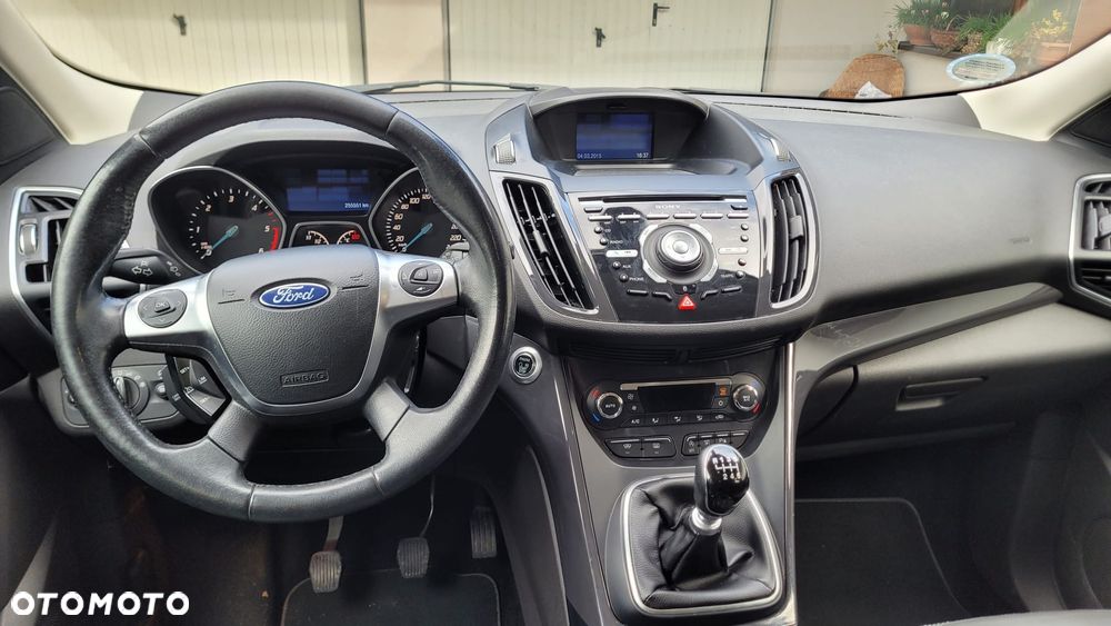 Ford Kuga 2.0 TDCi 2x4 Titanium - 33