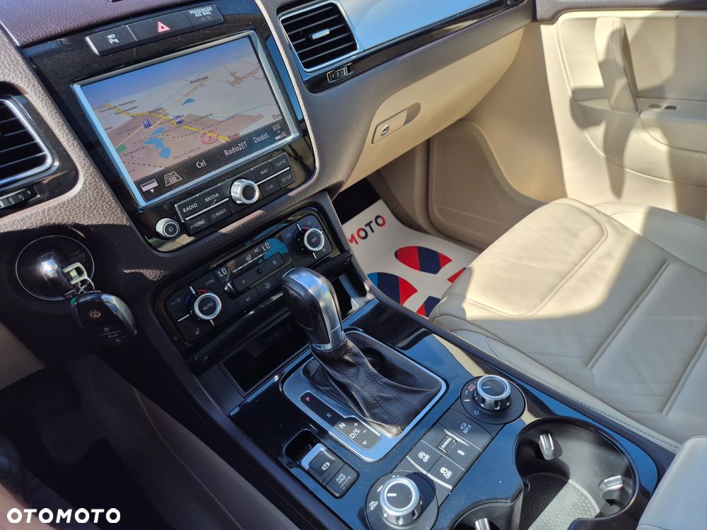 Volkswagen Touareg 3.0 V6 TDI BMT Business Line - 37