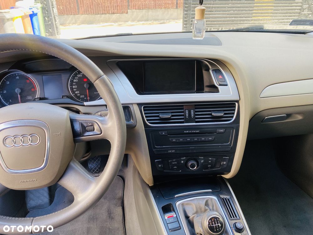 Audi A4 Avant 2.0 TDI DPF Ambiente - 4
